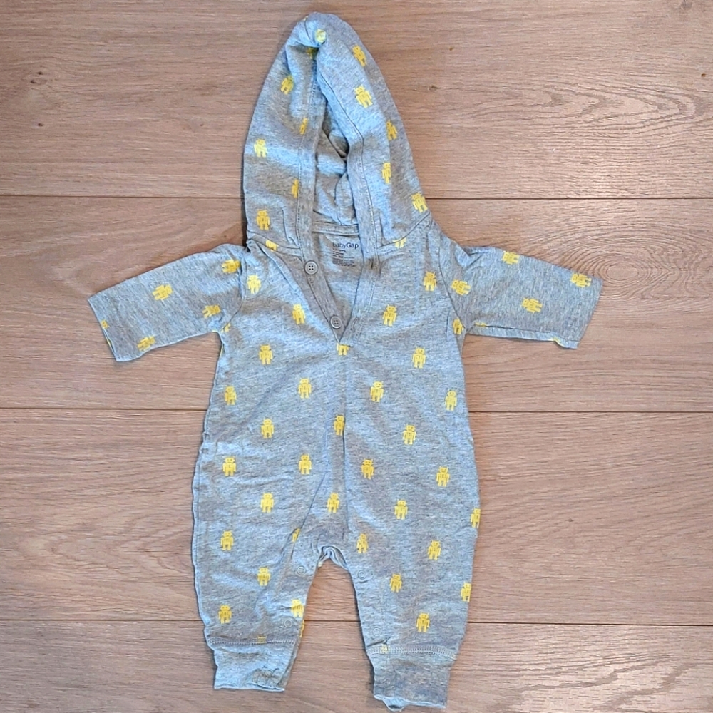 3/$30 BabyGAP Robot Hooded Jumpsuit 0-3 months
